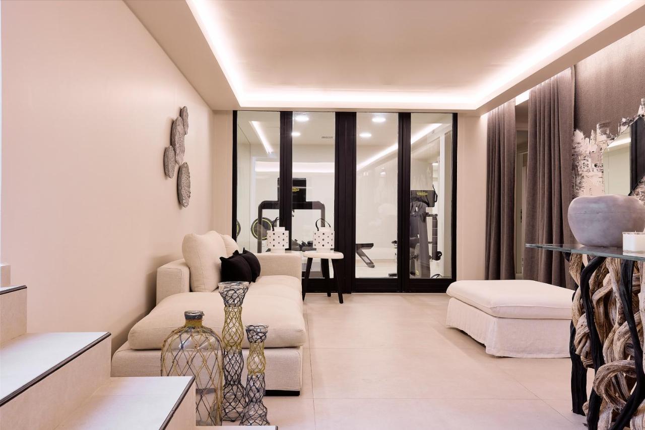 Amazon Mykonos & 5* Mykonos Town